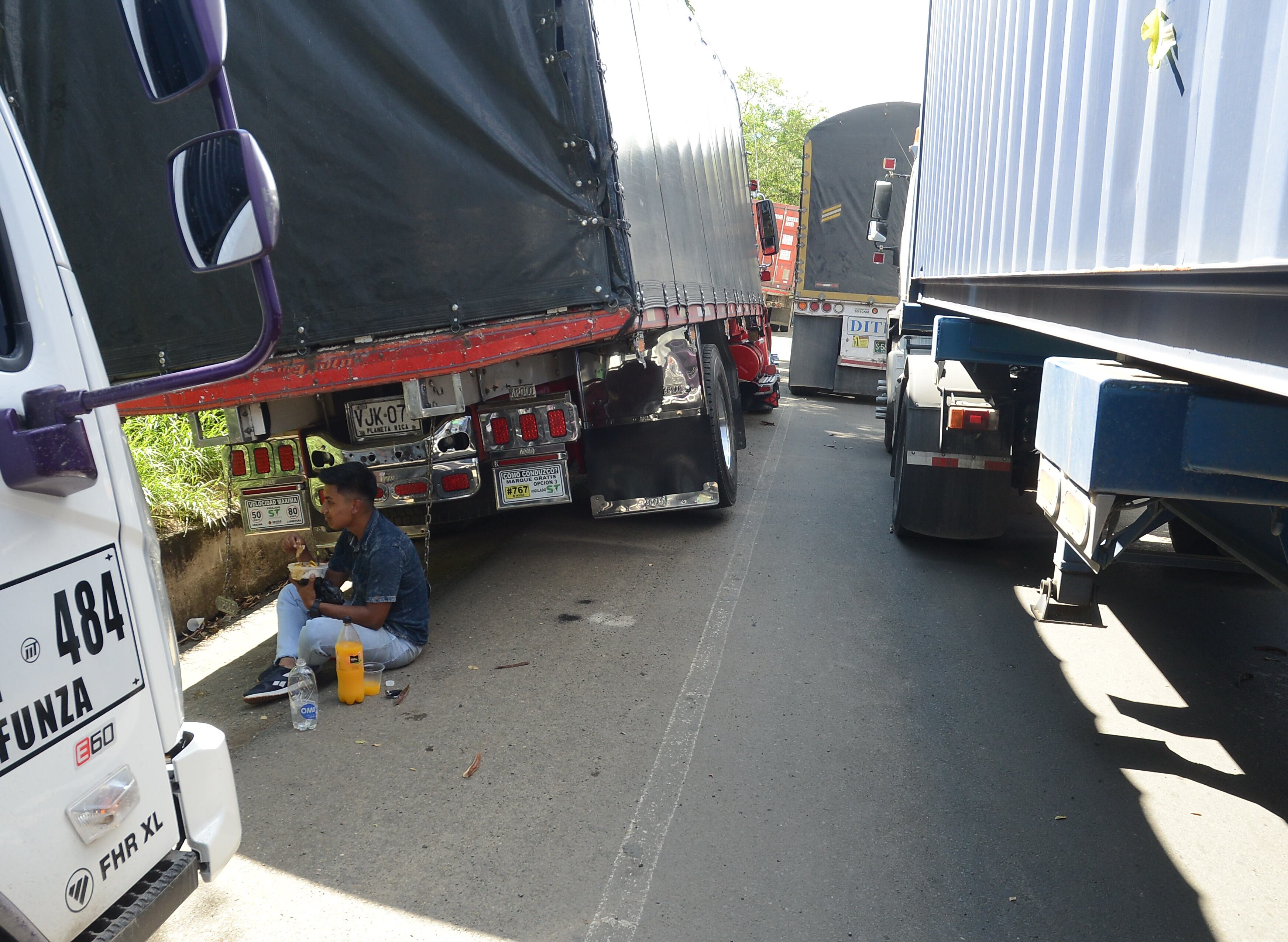 Bloqueos en la vía a Buenaventura en el sector de Loboguerrero