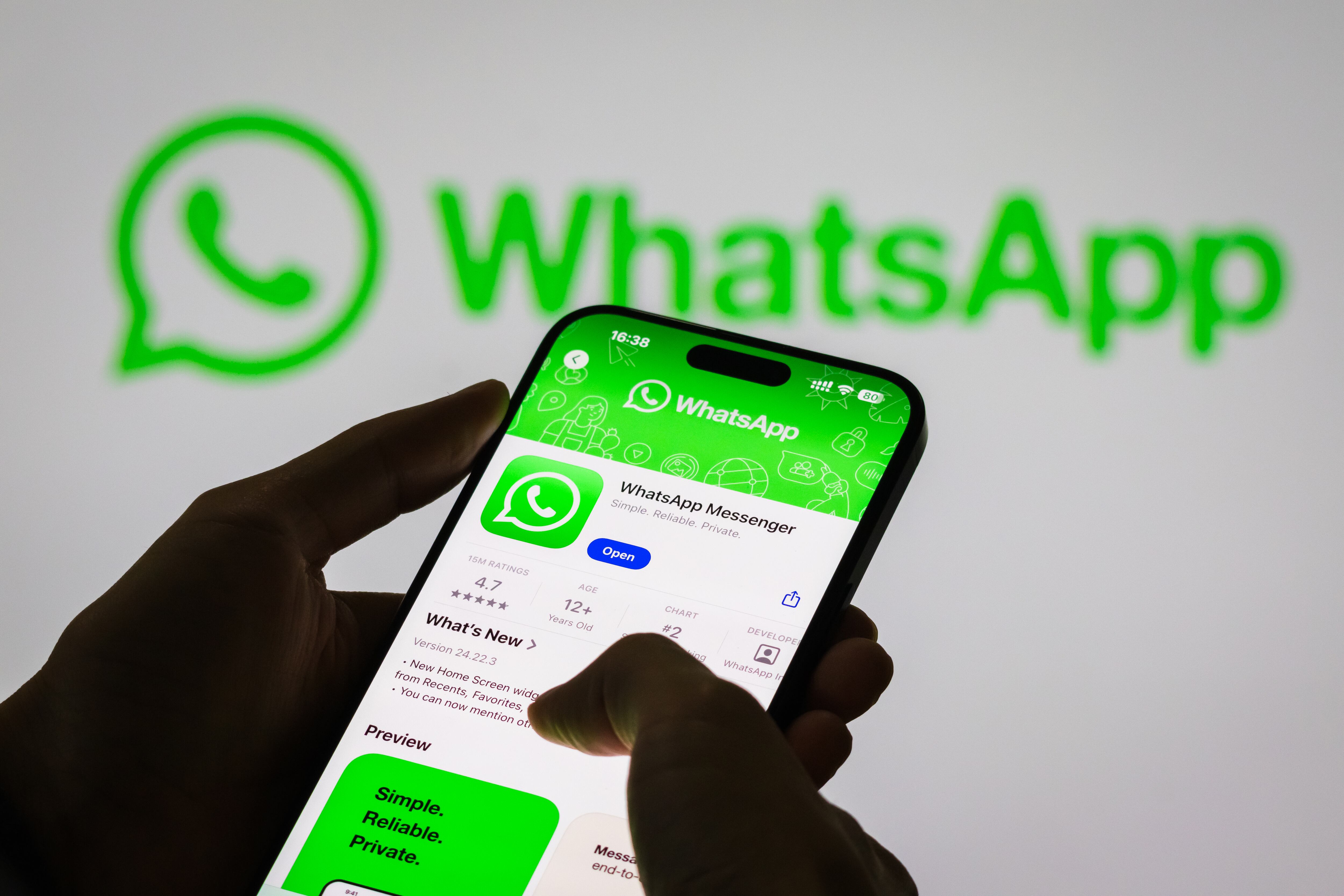 WhatsApp permiten el envío de fotos y videos de forma segura.