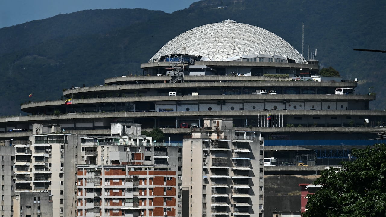 El Helicoide es una de las cárceles en Venezuela para presos políticos más aterradoras.