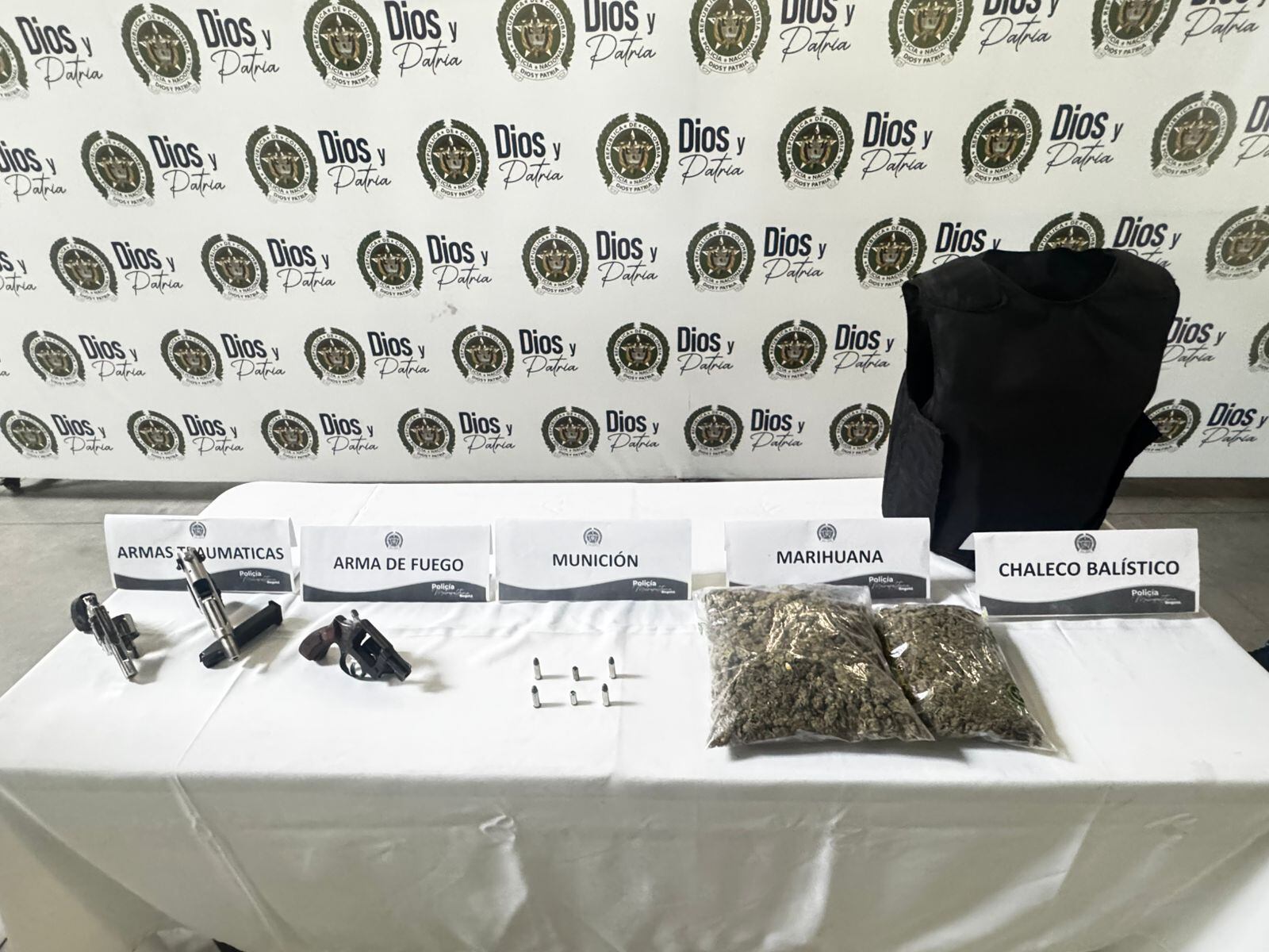 Desmantelan bodegas de droga