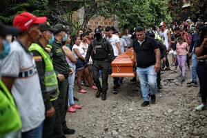 Exequias de los policias Foto Esteban vega