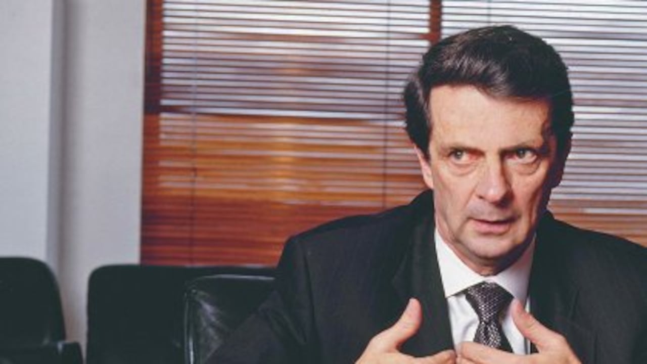 Fernando Londoño Hoyos es director del programa La Hora de la Verdad y columnista del diario El Tiempo.