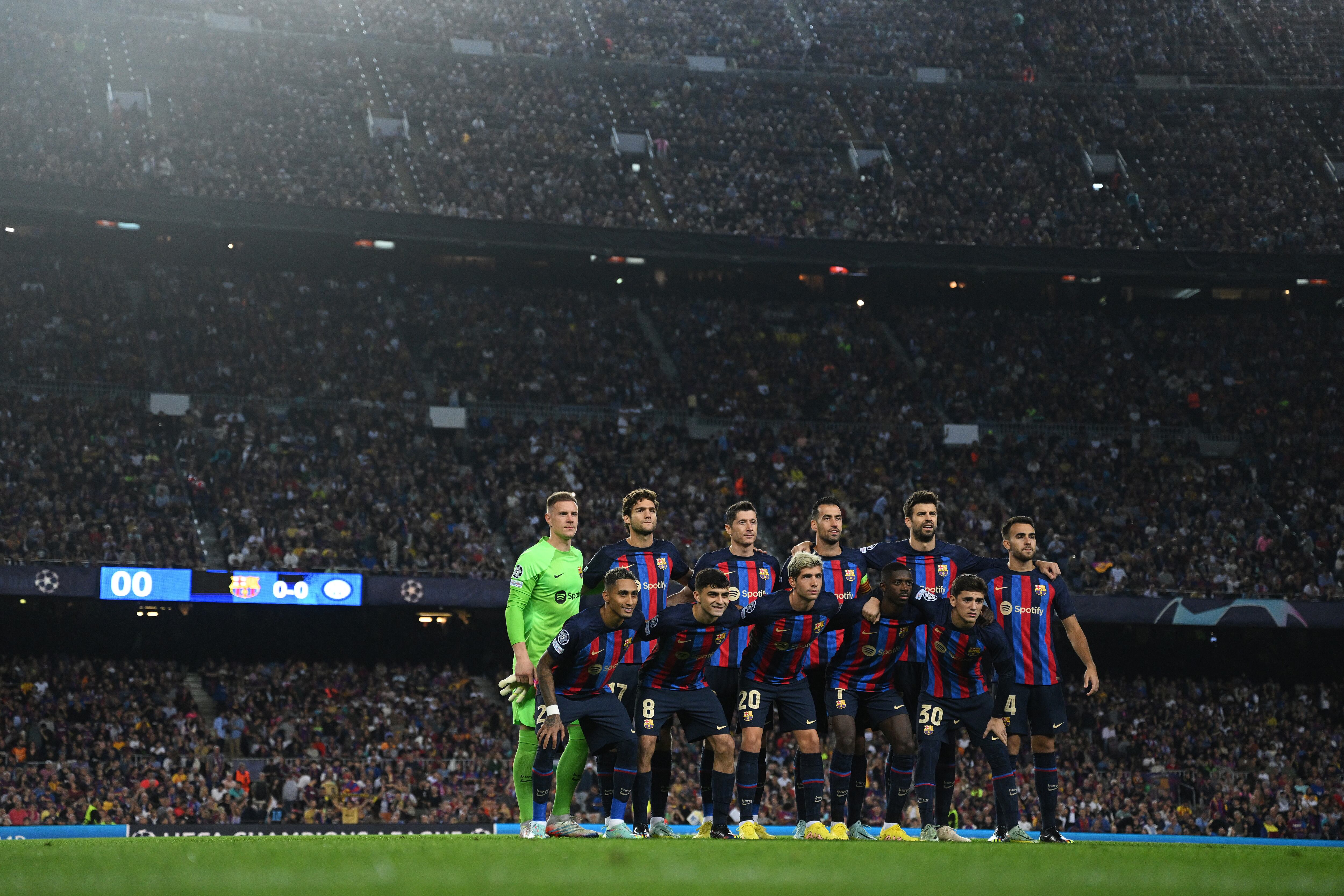 BARCELONA, SPAIN - OCTOBER 12: FC Barcelona players pose for a photo prior to the UEFA Champions League group C match between FC Barcelona and FC Internazionale at Spotify Camp Nou on October 12, 2022 in Barcelona, Spain. (Photo by David Ramos/Getty Images)