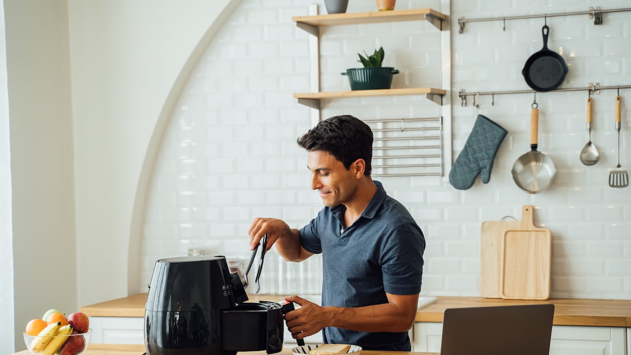 El uso de una Air fryer puede agilizar la preparación de los alimentos, pero también contribuye a elevar el consumo de energía.