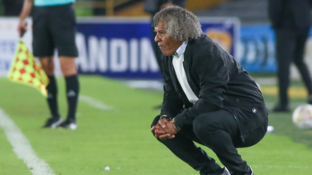 Alberto Gamero, samario de 62 años, interesaría a un club extranjero para dirigir la Copa Libertadores.