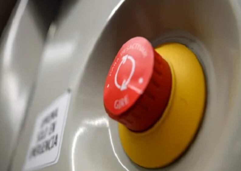 Este botón rojo obliga a detener el Metro en caso de una emergencia, como lo es el acoso sexual.