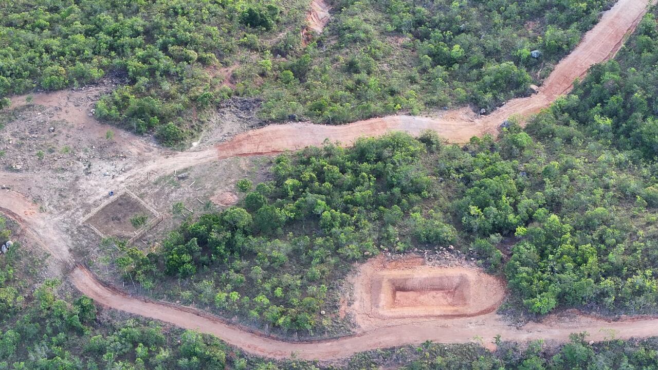 Esta es la vía que pretendían realizar en la zona protegida.