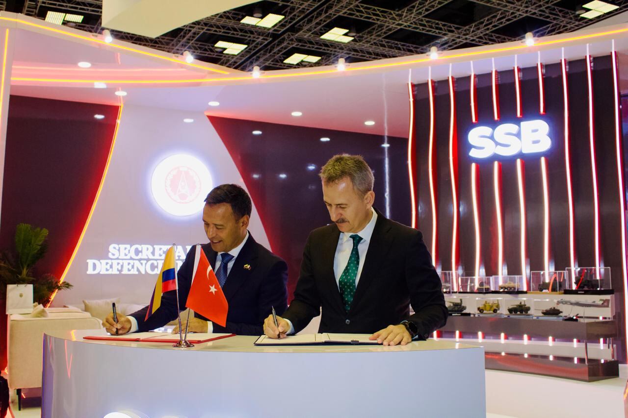 Ministro de Defensa, Pedro Sánchez, durante su gira por Qatar.