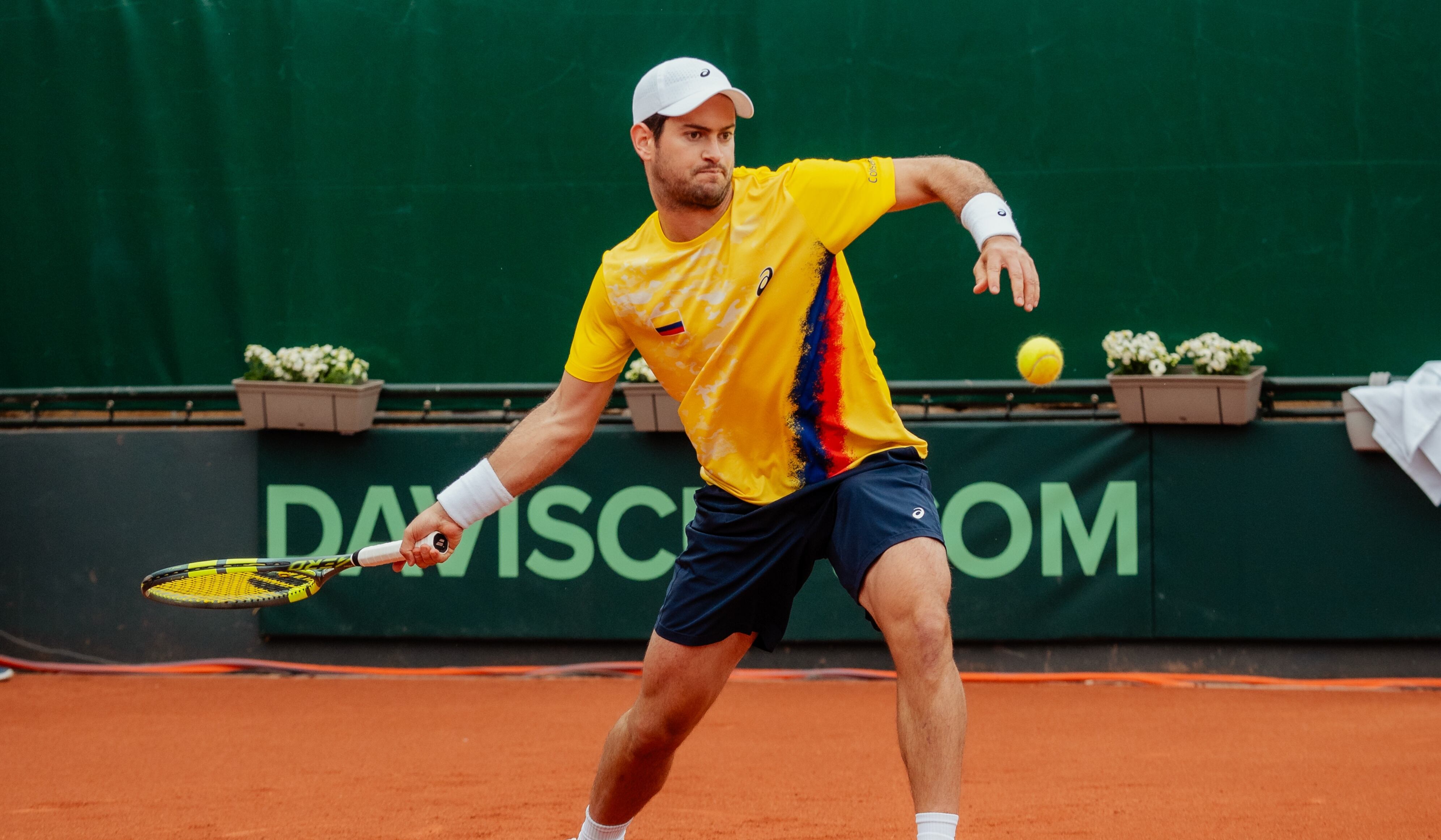 Nicolás Mejía durante el partido entre Colombia y Marruecos por la primera ronda de clasificación para la Copa Davis.