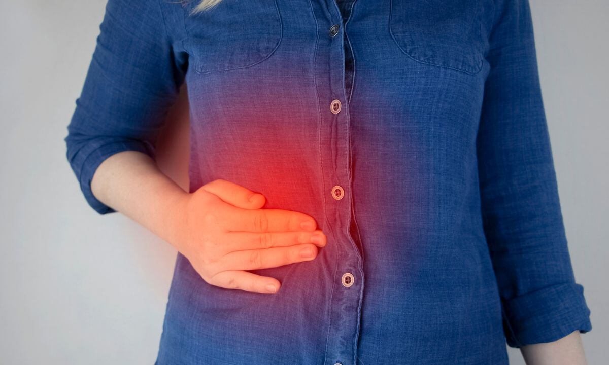 ¿Cuáles son los síntomas de piedras en la vesícula y cómo eliminarlas?