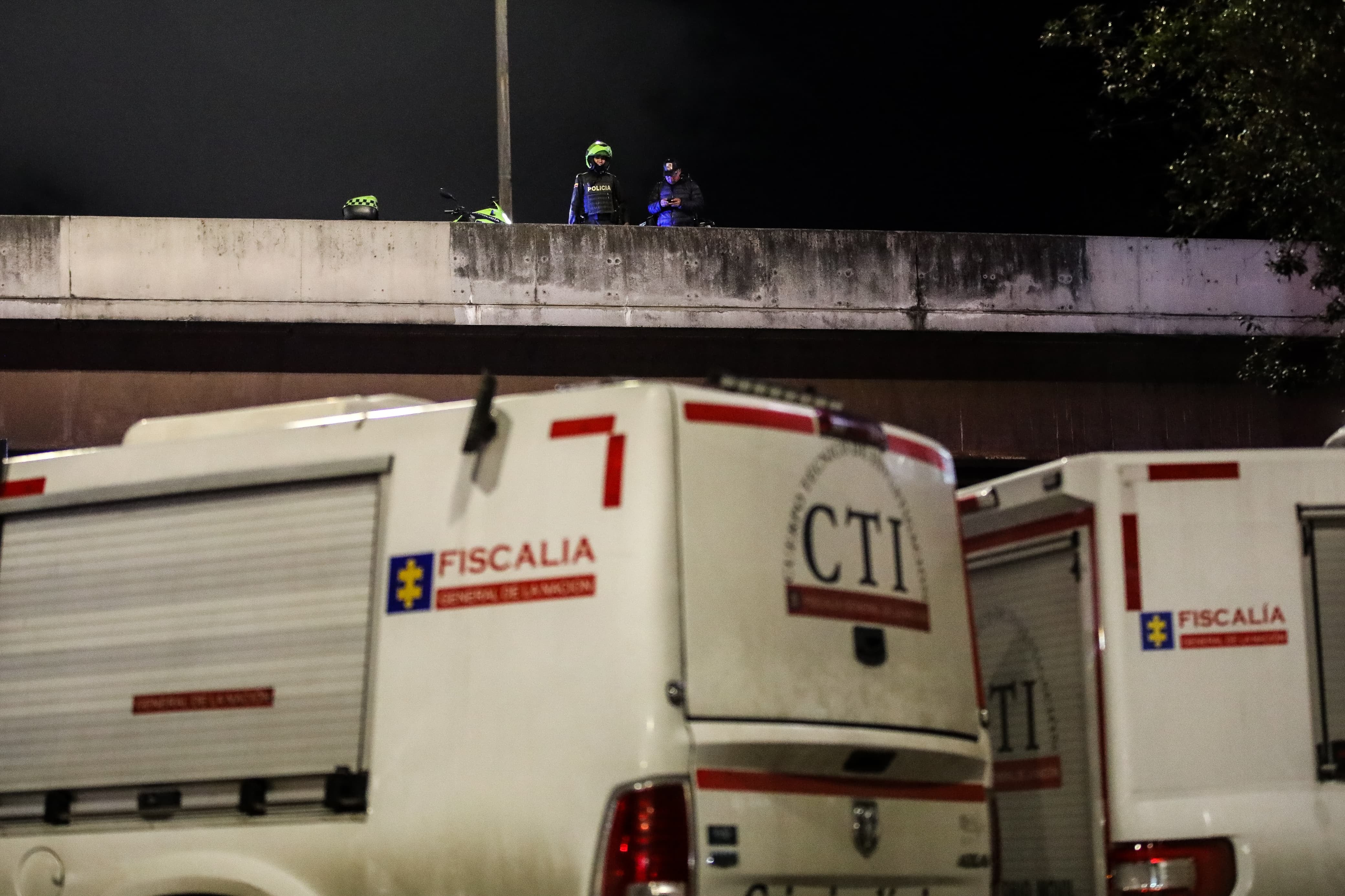 CTI en el lugar del asesinato del coronel Élmer Fernández, director de la cárcel La Modelo de Bogotá