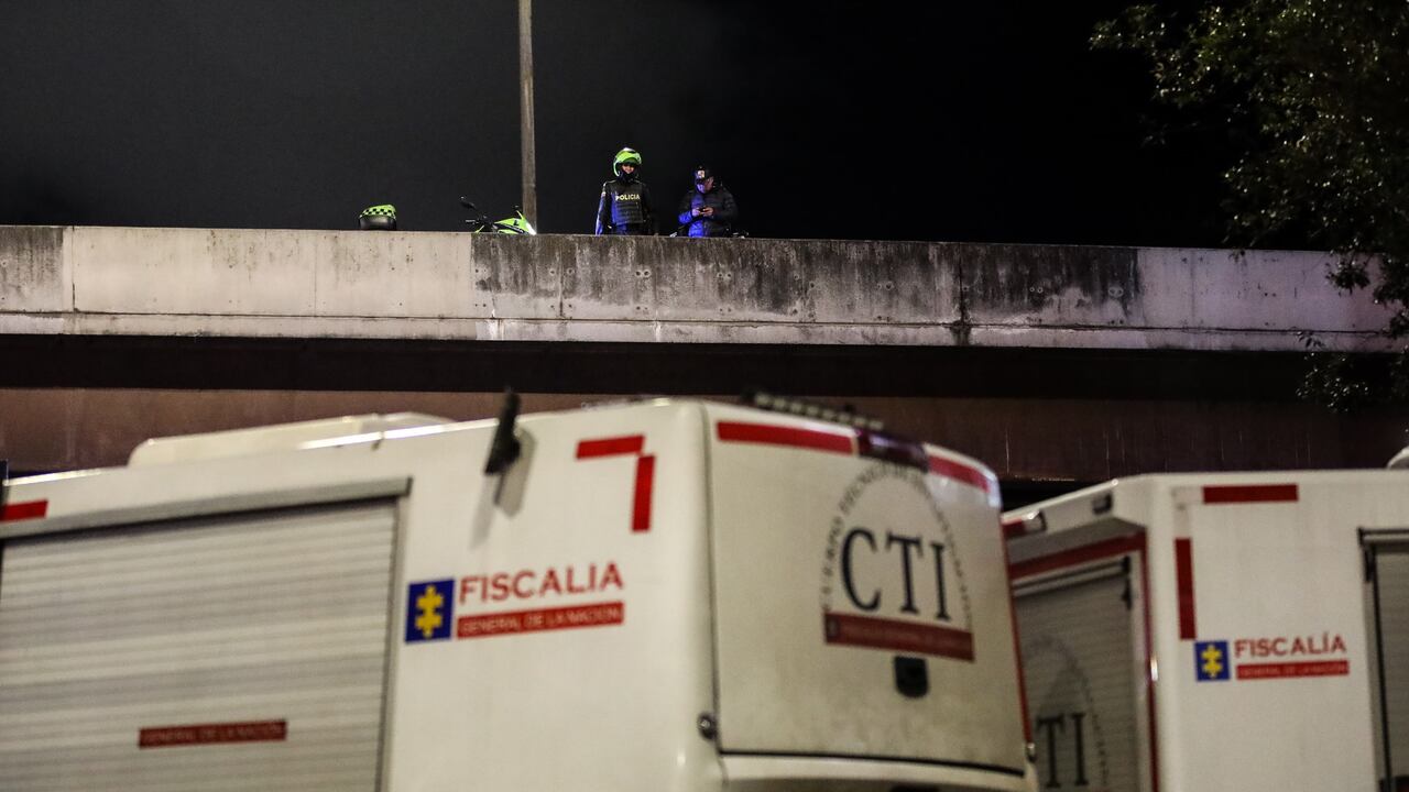 CTI en el lugar del asesinato del coronel Élmer Fernández, director de la cárcel La Modelo de Bogotá