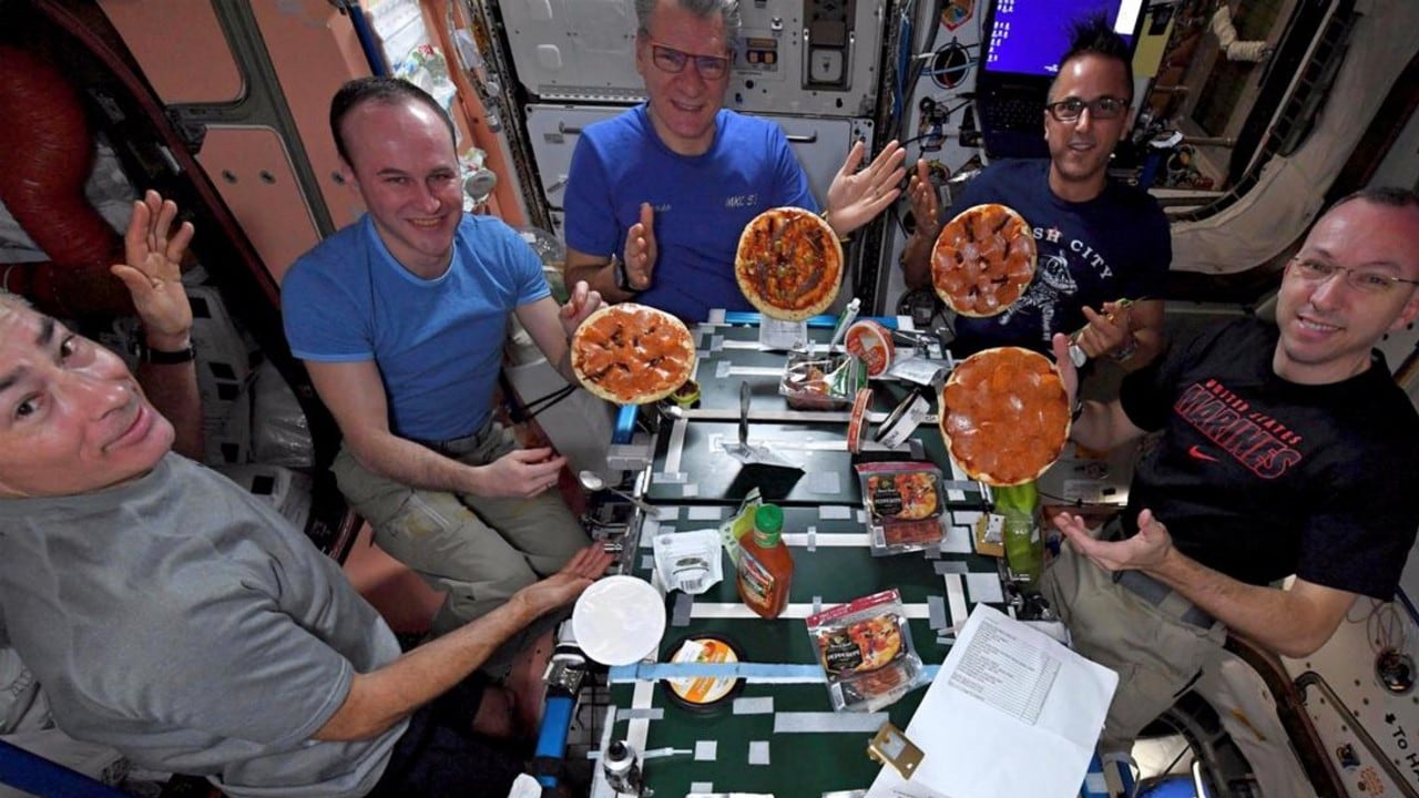 Los astronautas de misiones anteriores han dicho que la comida en el espacio no tiene un buen sabor.