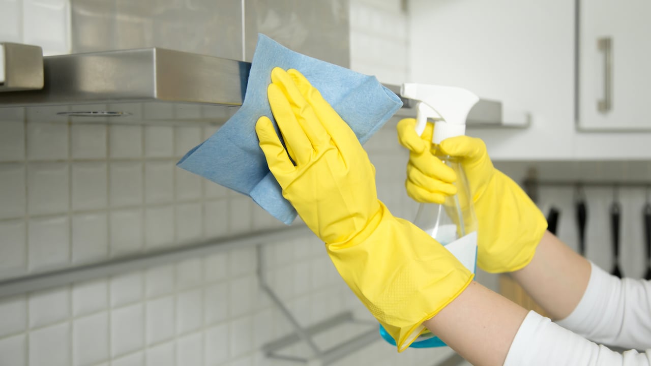 Conozca un método efectivo que barre con la grasa de la estufa y el extractor, dejando un ambiente fresco y saludable.