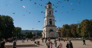 7. Moldavia: segundo en el listado de los más baratos, está ubicado en Europa en límites con Rumania, tiene un índice de 27,43; siendo el pago del alquiler y el costo de comprar comestibles, las cosas más económicas del país.