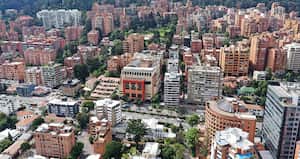 Las tres menores y el adulto fueron tratados en la Fundación Santa Fe, donde todavía permanecen dos de los intoxicados. Hasta ahora no se tiene claridad sobre la sustancia que provocó la intoxicación y posterior fallecimiento de las dos niñas.