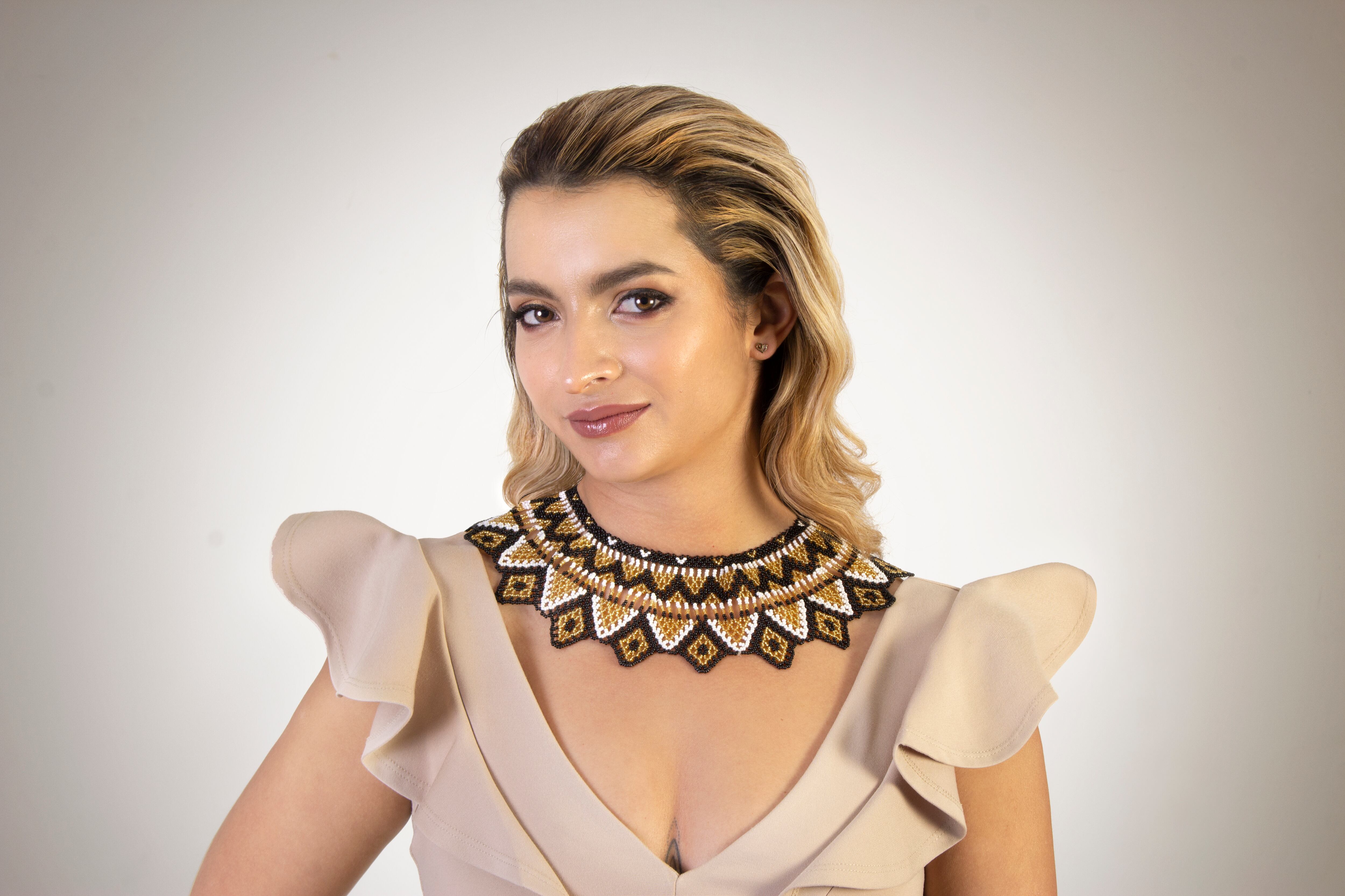 Fotografía @danielmachadophoto, maquillaje y estilismo @byyauresanchez