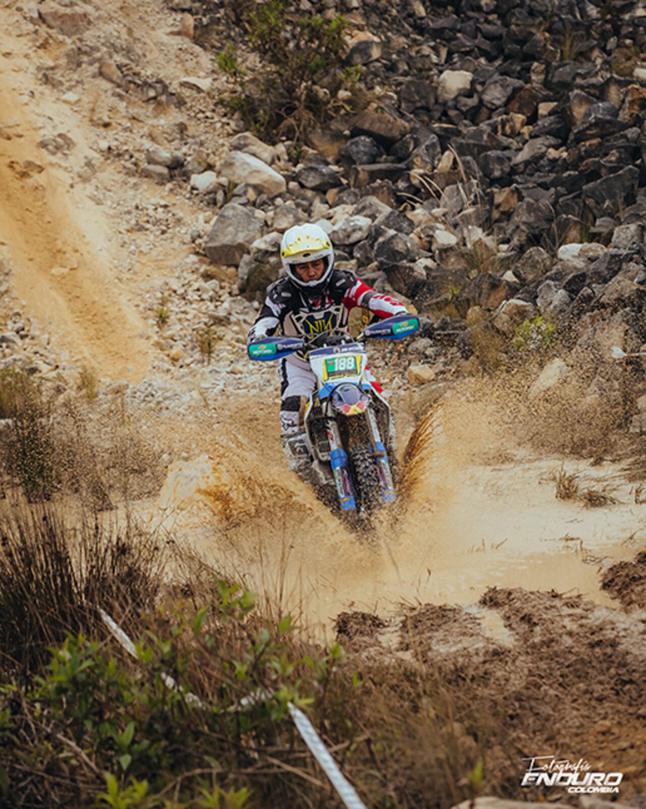 “Tatán” Mejía (Honda) confirmó su presencia en la rueda de
prensa: El piloto manizalita tendrá su primera competencia oficial
este fin de semana en Mondoñedo