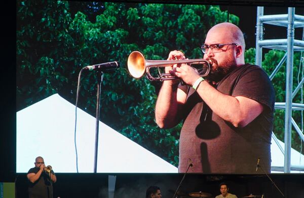 Trompetista de la banda Siddhartha, de Mexíco.