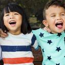 Cuando la gente se expone a un grupo más diverso de personas, sus cerebros son obligados a procesar información compleja e inesperada.