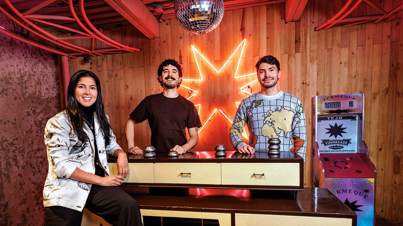 De izquierda a derecha, Ana María Rodríguez (Gerente general), Sebastián Mejía (Gerente de Mercadeo), Fabio A. Morales (Gerente de Operación).