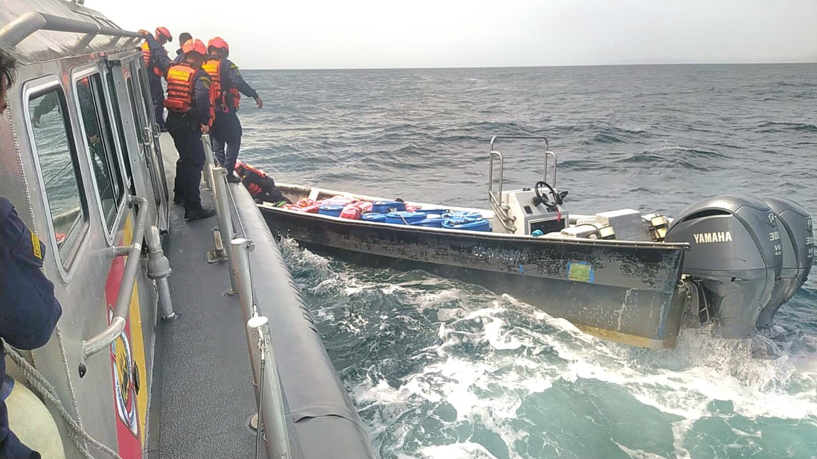 La Armada interceptó una lancha que llevaba un cargamento de droga avaluado en más de siete millones de dólares