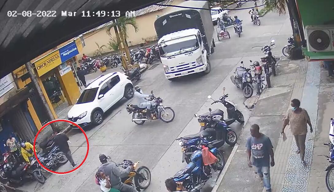 El hombre pertenece a una comunidad indígena