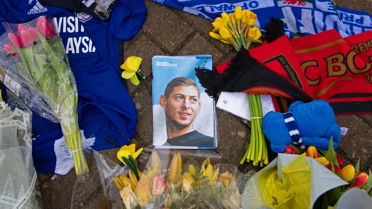 Emiliano Sala falleció cuando intentaba definir su traspaso al fútbol inglés.