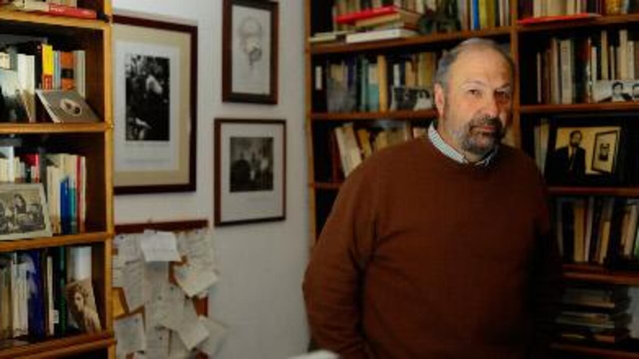 El escritor ecuatoriano Javier Vásconez.