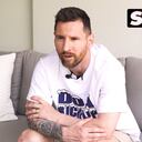 Lionel Messi en medio de la entrevista realizada por Mundo Deportivo y Sport.