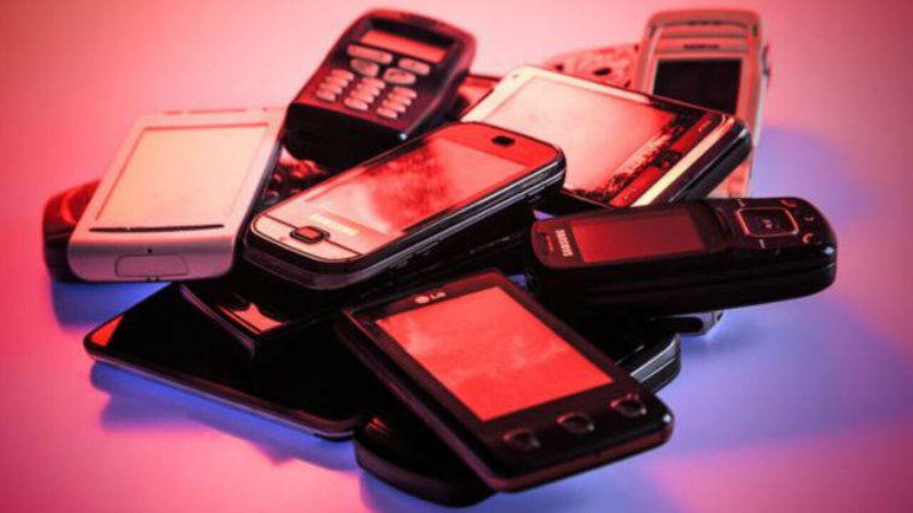 Los celulares actuales tienen una vida útil de entre 18 y 24 meses. (Getty Images)