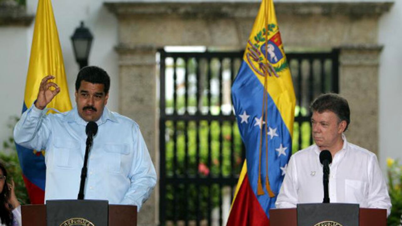 El presidente de Venezuela, Nicolás Maduro, junto a Juan Manuel Santos, en la ciudad de Cartagena.