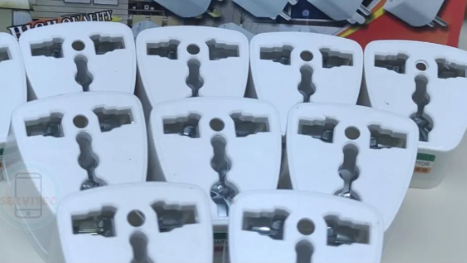 Verifique qué tipo de adaptadores se usan en su lugar de destino