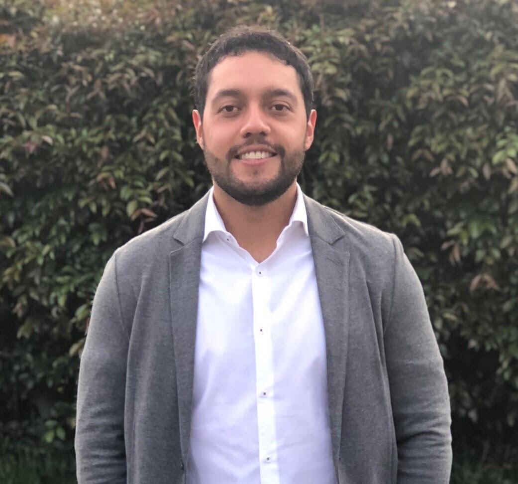 Ricardo Urrea, líder de éxito del cliente de HubSpot para Latinoamérica, Habló de la importancia de generar un entorno educativo frente a la tecnología.