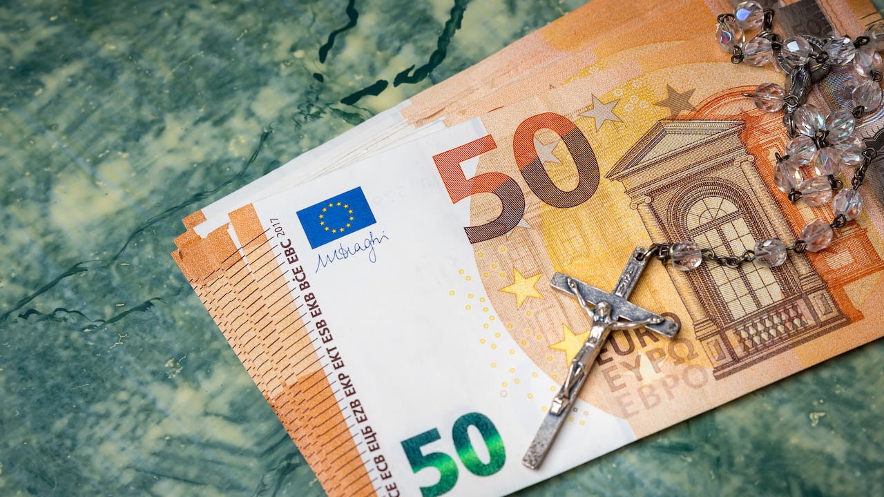 Lea el precio del euro.