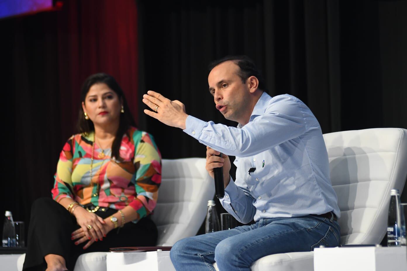 El alcalde de Cali, Alejandro Eder aseguró que la falta de obras en el puerto de Buenaventura atrasa la competitividad del Valle y del país.

Foto: Wirman Ríos  El País