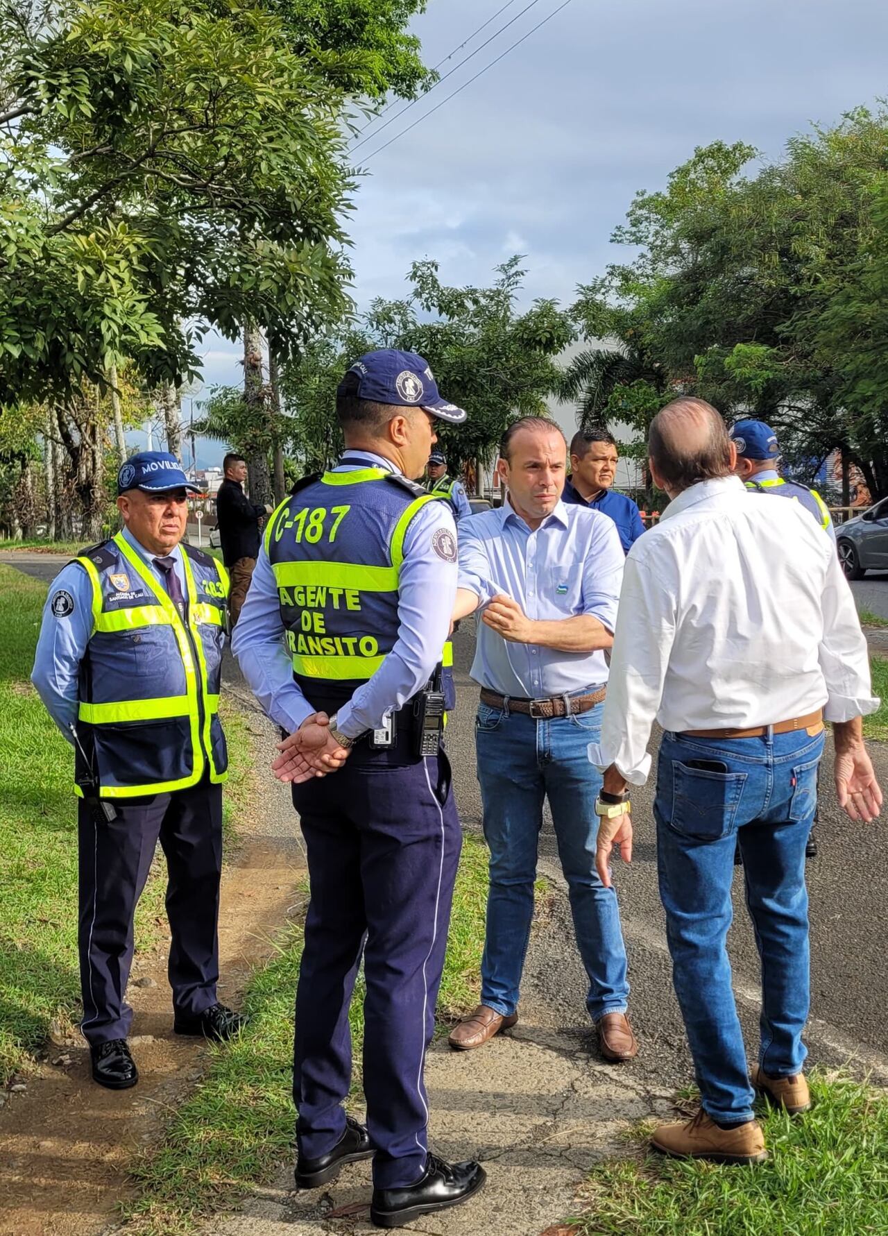 Alejandro Eder en controles de movilidad en Cali