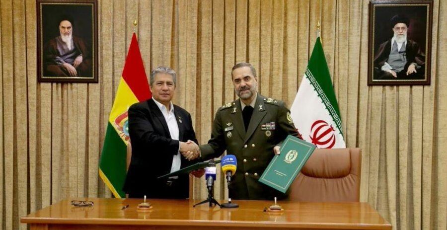 Bolivia e Irán suscribieron acuerdo militar que preocupa a otros países.