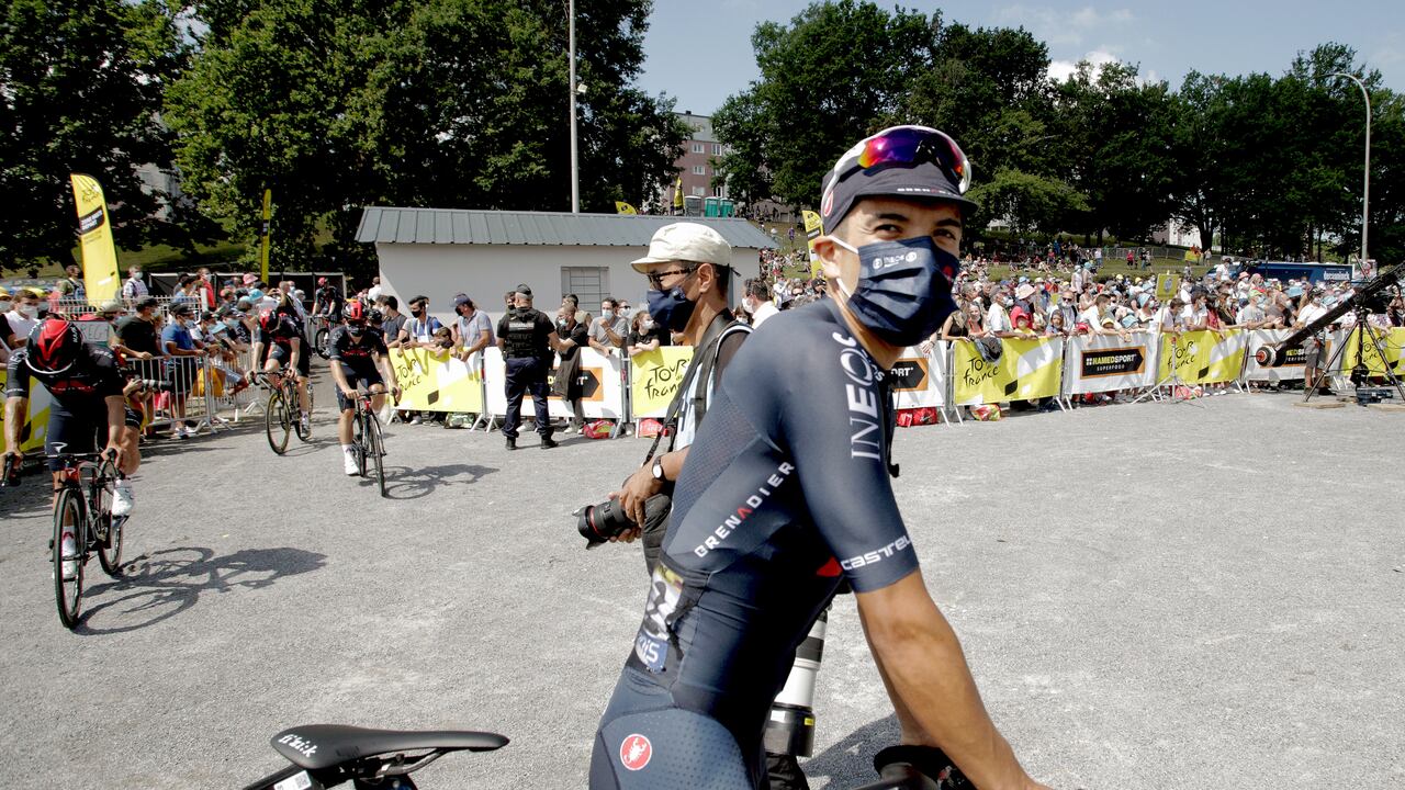 Carapaz ve de cerca el final de su contrato con el Team Ineos Grenadiers