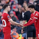 Luis Díaz ingresando por Diogo Jota en el partido frente a Brentford.