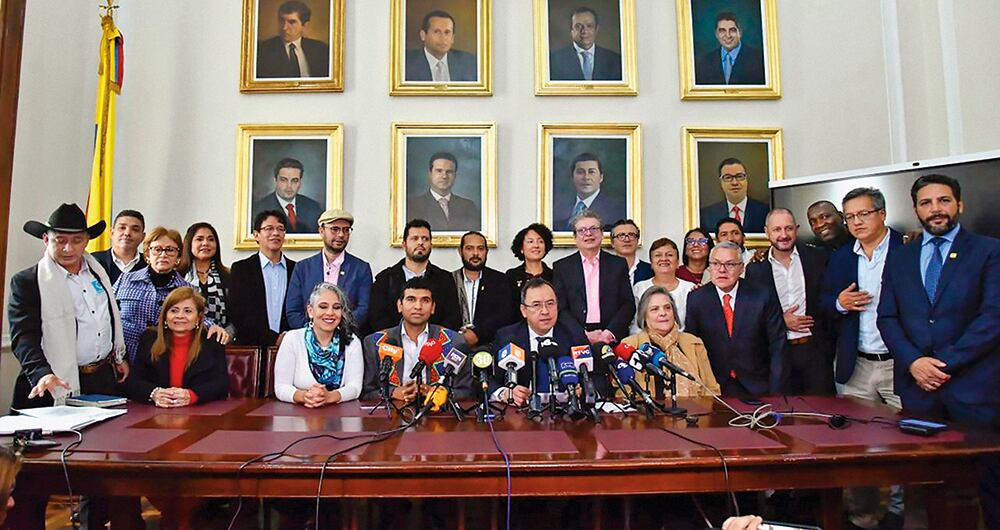 Los congresistas del Pacto Histórico tendrán que aportar entre 1 y 6 millones para financiar un plan estratégico de comunicaciones que impulse las reformas del Gobierno Petro. Algunos están inconformes.