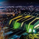 De acuerdo con el IESE Business School de la Universidad de Navarra, en España, Bogotá ocupa el puesto 131 en el mundo y Medellín el 137.