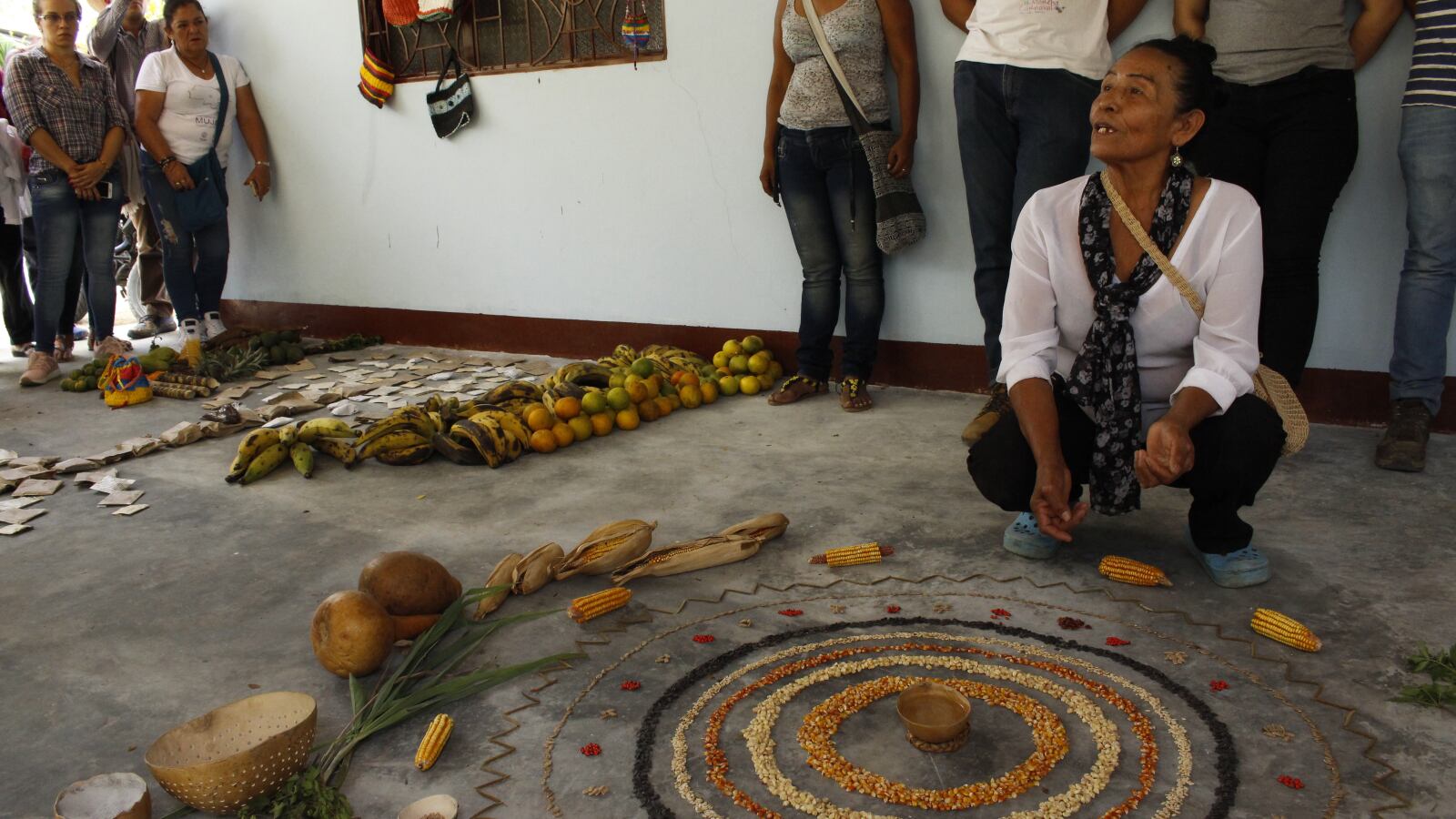 Claudina Loaiza convirtió su terreno árido en una huerta que da los mejores frutos. Las semillas nativas, dice, la liberaron y la soberanía alimentaria.