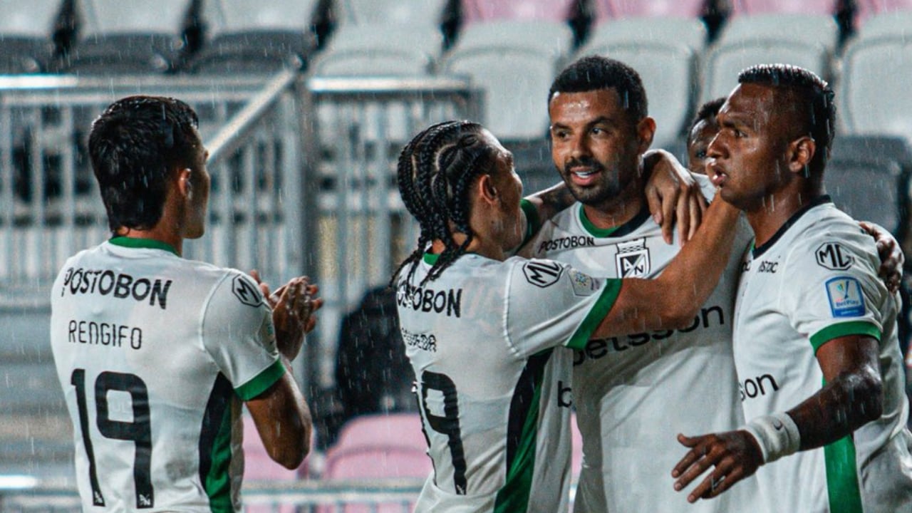 Atlético Nacional celebrando uno de sus goles en el amistoso ante América