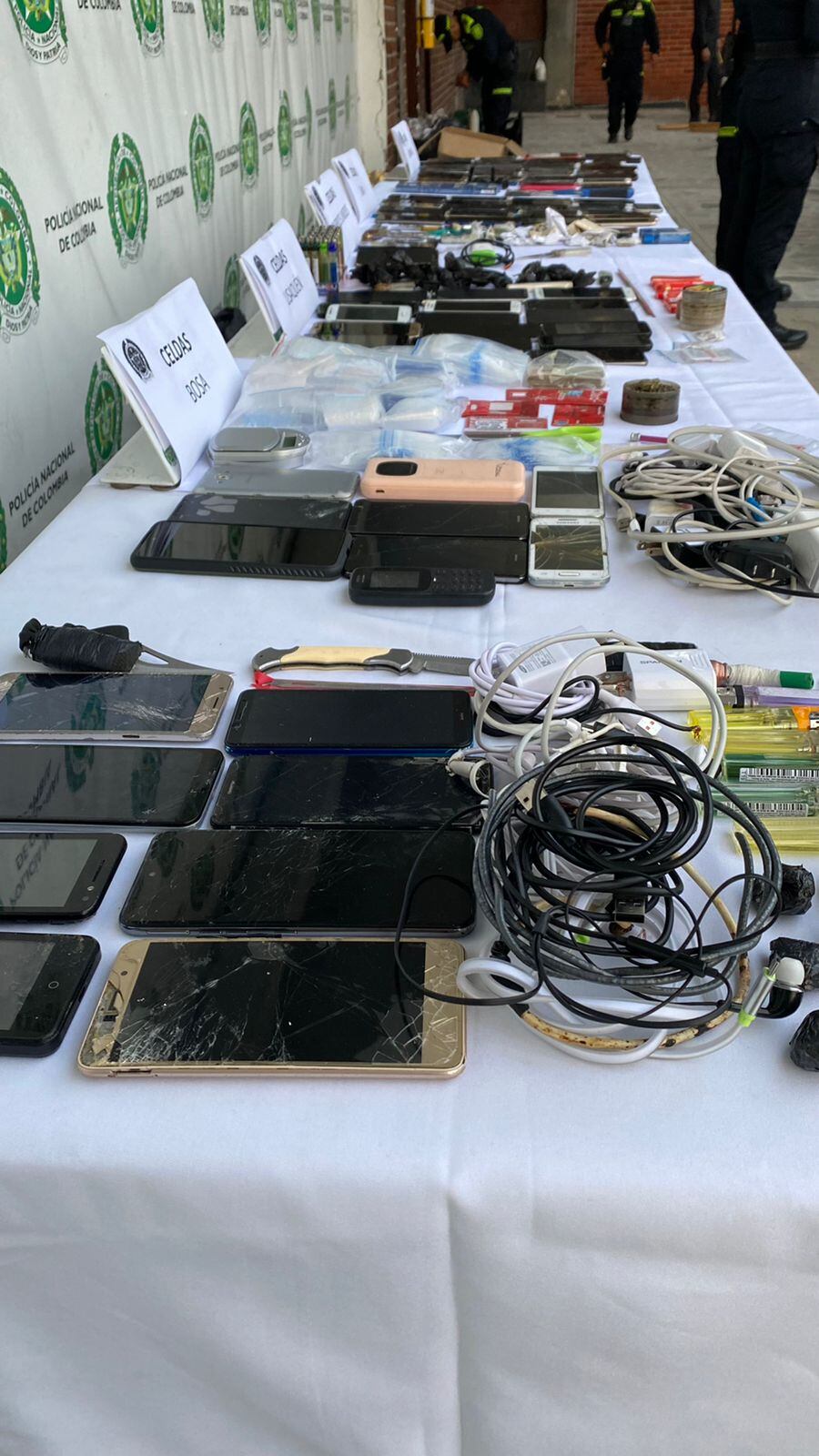 Policía ordenó redadas a las celdas en estaciones de Bogotá, tras denuncias de SEMANA