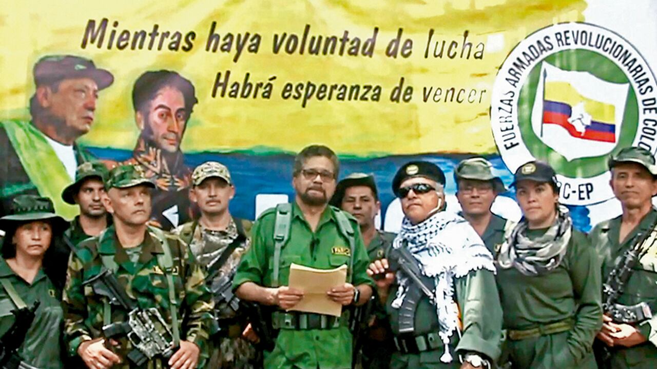 “Iván Márquez, Jesús Santrich, el Paisa, Romaña... son eso, no más es lo que son, narcotraficantes. Para que les quede claro a los colombianos y al mundo entero”, asegura el general Zapateiro.