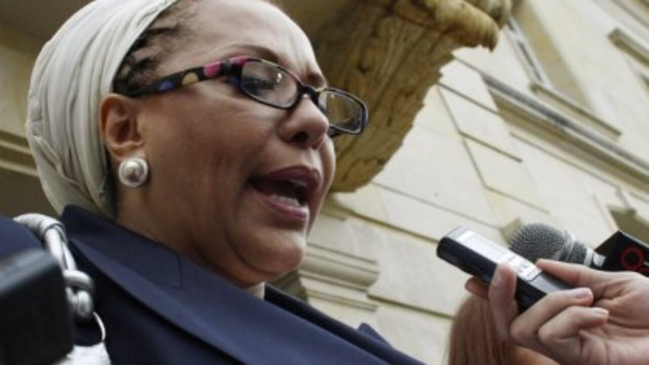 La senadora agradeció al coronel, jefe de los cascos azules de Colombia en Haiti, Santiago Camelo, quien confirmó que había hablado con su hermana Martha Lía en Haití.