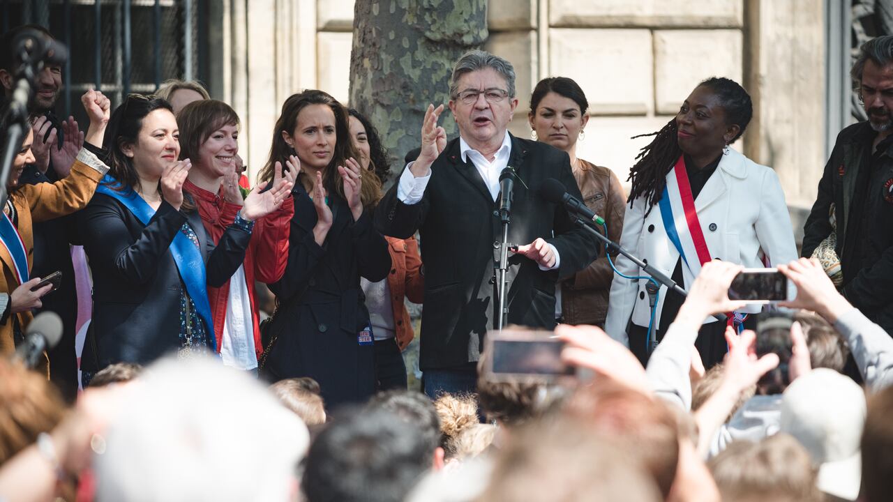 El ex candidato presidencial Jean-Luc Melénchon lidera el nuevo bloque de la izquierda francesa (Photo by Samuel Boivin/NurPhoto via Getty Images)