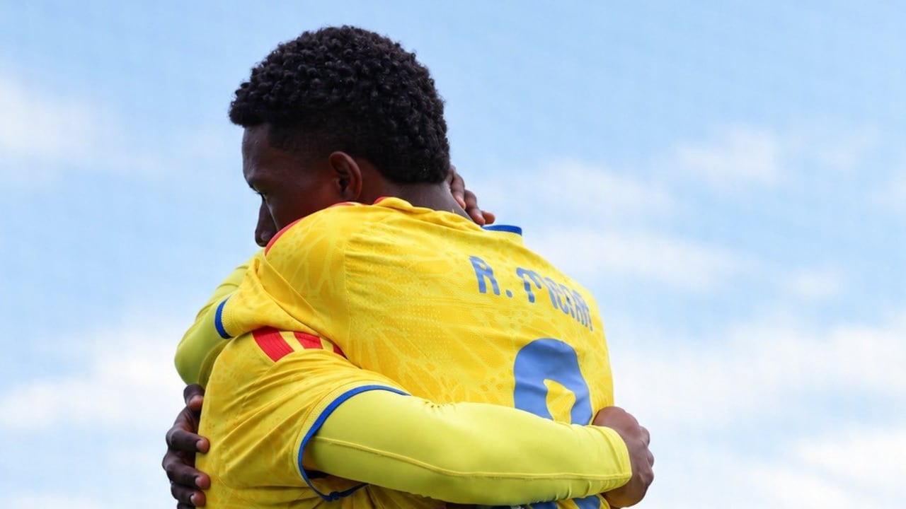 Colombia celebra uno de los goles ante Polonia