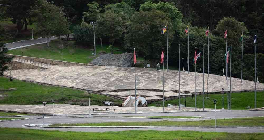 La economía del municipio de Paipa dependía casi en un 50 por ciento del turismo. Por eso, el cierre de sus termales, piscinas y hoteles es una tragedia. “Todo es muy angustiante, sobre todo porque veníamos de un crecimiento importante en 2019 y ahora puede que pasen dos años para recuperarnos”, dice Victoria Solano, gerente del hotel la Casona El Salitre y dueña del Hotel El Lago. Foto: Esteban Vega/ SEMANA. 